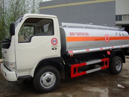 东风小金霸<a href=http://jiayouche.chengliauto.com/ target=_blank class=infotextkey>加油车</a>图片2
