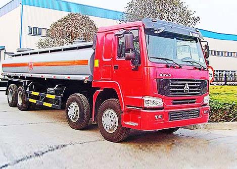 斯太尔前四后八<a href=http://hg.chengliauto.com/ target=_blank class=infotextkey>化工液体运输车</a>图片2