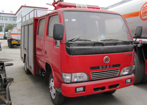 东风小霸王水罐<a href=http://xiaofangche.chengliauto.com/ target=_blank class=infotextkey>消防车</a>2-3吨图片2