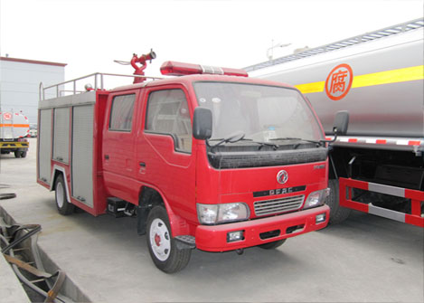 东风小霸王供水消防车