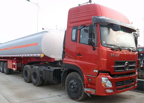 运油<a href=http://banguache.chengliauto.com/ target=_blank class=infotextkey>半挂车</a>图片1