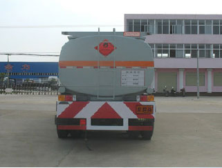 解放前四后八加油车