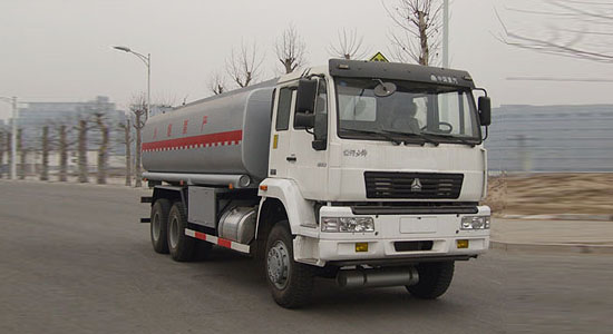 斯太尔后双桥<a href=http://jiayouche.chengliauto.com/ target=_blank class=infotextkey>加油车</a>