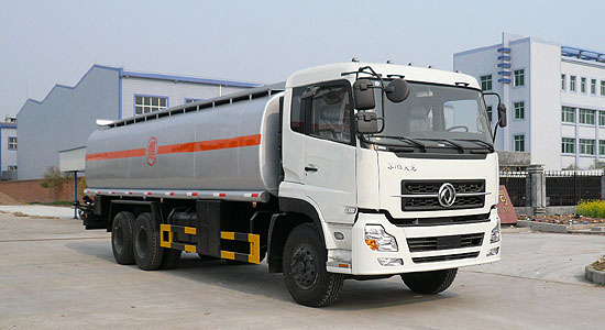 湖北程力_东风天龙后双桥<a href=http://youguanche.chengliauto.com/ target=_blank class=infotextkey>运油车</a>