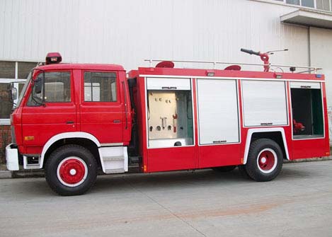 东风153森林<a href=http://xiaofangche.chengliauto.com/ target=_blank class=infotextkey>消防车</a>图片1