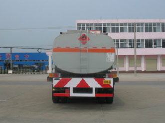 湖北程力_东风天龙后双桥运油车