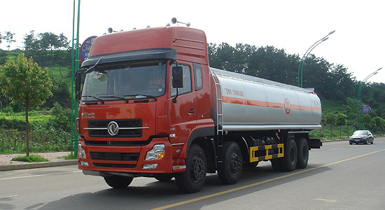 东风天龙前四后八<a href=http://youguanche.chengliauto.com/ target=_blank class=infotextkey>运油车</a>