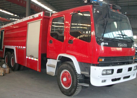 五十铃双桥干粉<a href=http://xiaofangche.chengliauto.com/ target=_blank class=infotextkey>消防车</a>图片1
