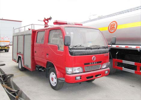 东风小霸王水罐<a href=http://xiaofangche.chengliauto.com/ target=_blank class=infotextkey>消防车</a>2-3吨图片1