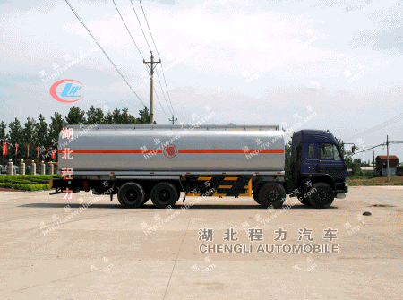点击我查看东风1290前四后八油罐车图片和配置