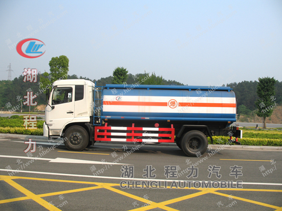 点击我查看东风天锦D530欧三<a href=http://youguanche.chengliauto.com/ target=_blank class=infotextkey>运油车</a>图片和配置