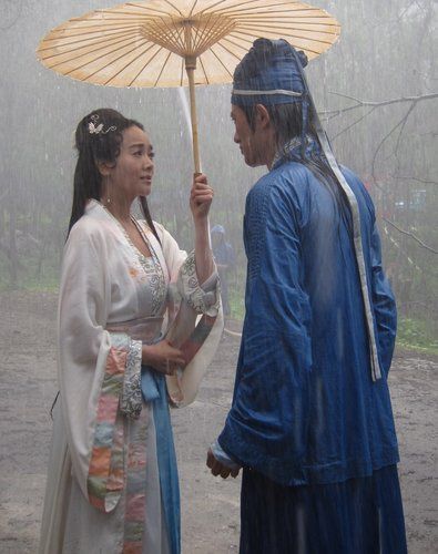 《白娘子》调<a href=http://xiaofangche.chengliauto.com/ target=_blank class=infotextkey>消防车</a>造雨 左小青任泉雨中定情