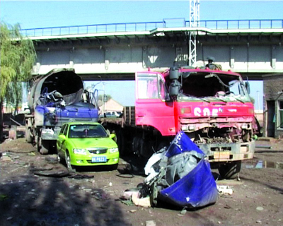 榆林市定边县一厂焊接<a href=http://youguanche.chengliauto.com/ target=_blank class=infotextkey>油罐车</a>爆炸3人亡