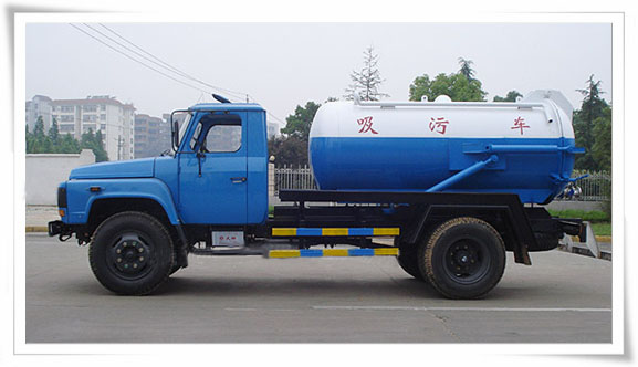 东风尖头汽油机<a href=http://xiwuche.chengliauto.com/ target=_blank class=infotextkey>真空吸污车</a>