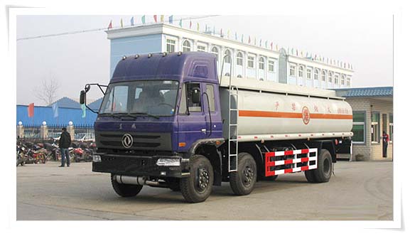 湖北程力_东风前双后单<a href=http://youguanche.chengliauto.com/ target=_blank class=infotextkey>运油车</a>