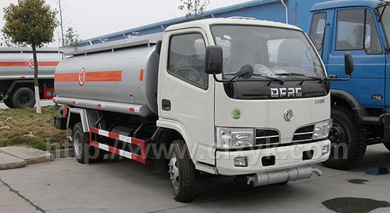 东风金霸<a href=http://youguanche.chengliauto.com/ target=_blank class=infotextkey>油罐车</a>（3-5吨）