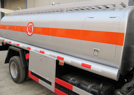 重汽后双桥加油车