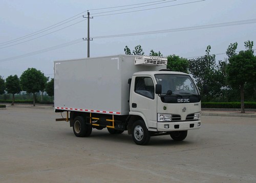 东风福瑞卡M3300冷藏保温车XZC5040XLC3