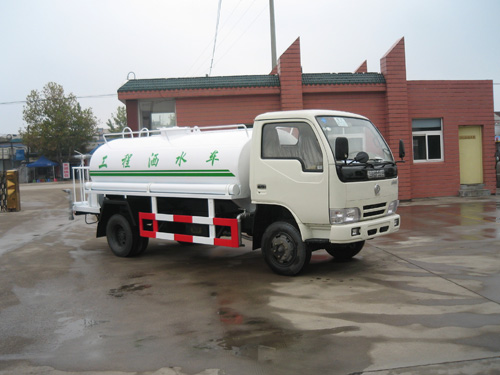 东风多利卡S3300洒水车EQ5061GSS20D3
