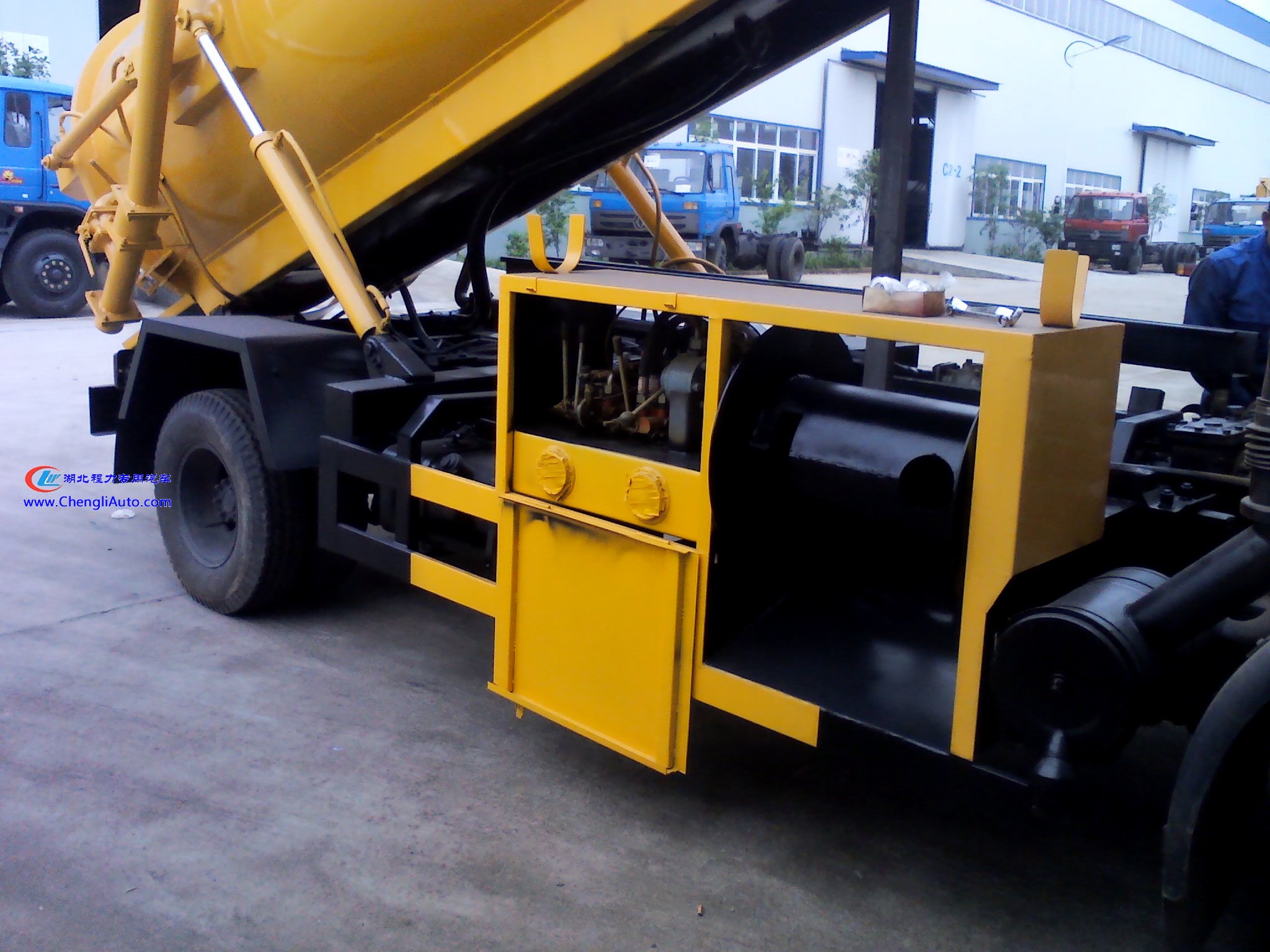 东风多利卡高压清洗带吸污两用车:<a href=http://gy.chengliauto.com/ target=_blank class=infotextkey>高压清洗车</a>部分